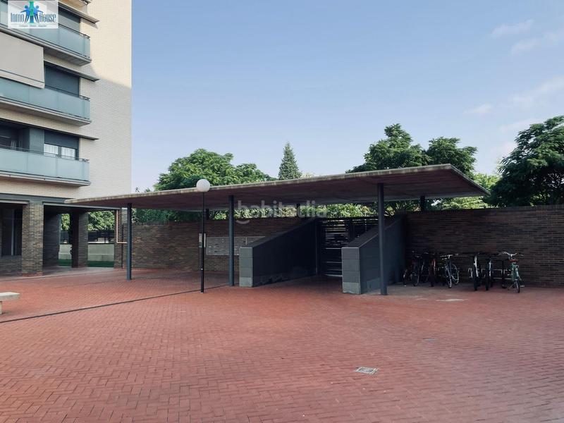 Foto d4aeb4a6-d395-4fe1-b47d-0a83cd171867. Pis amb calefacció aparcament piscina a Facultad de Medicina Albacete