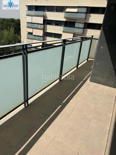 Foto fcc7602e-0d93-4d85-a415-215df2157f91. Pis amb calefacció aparcament piscina a Facultad de Medicina Albacete