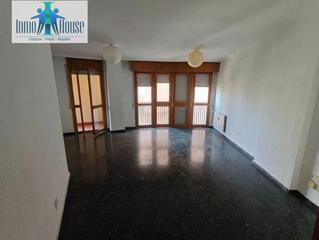Piso en San Antonio Abad. Inmohouse vende piso en pleno centro de albacete