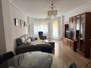 Location Appartement à Industria. Se alquila piso en avenida ramon y cajal