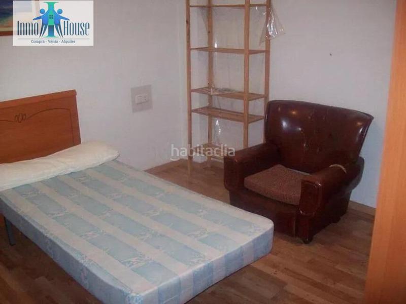 Foto c222b4bf-ce85-4143-8344-2c39a1d2139e. Piso  en venta zona carretas en Carretas - Pajarita Albacete