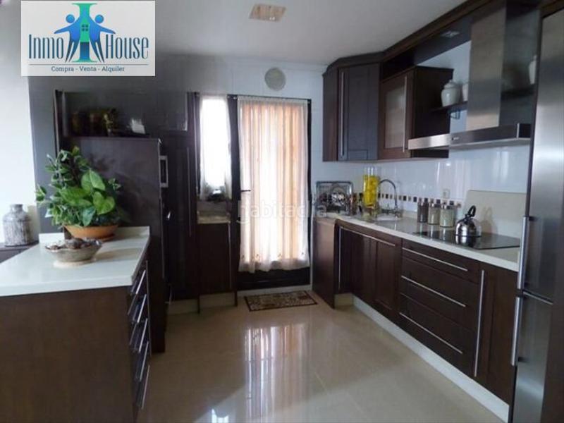 Foto 742fa81b-dc5b-42b1-9cc5-ea0c2df9d2e7. Casa adossada amb calefacció aparcament a Imaginalia - Llanos del Águila Albacete