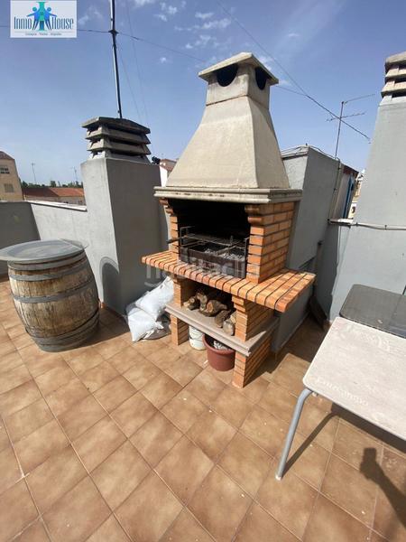 Foto 8b9b9421-3af7-4f10-be2f-cb411ce5e504. Àtic amb calefacció aparcament a Industria Albacete