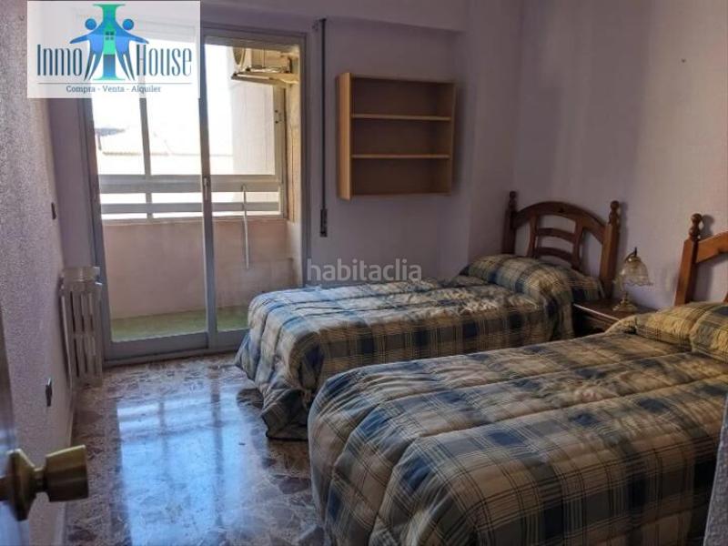 Foto 81b8638e-e8a6-4949-916b-34944f5e96ae. Pis amb calefacció aparcament a Industria Albacete