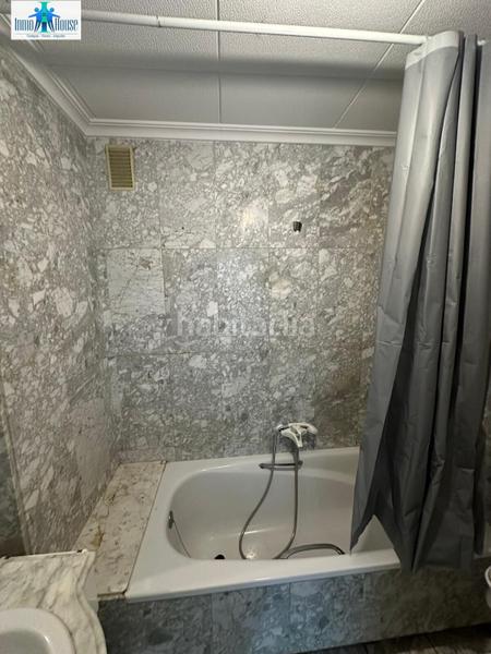 Foto 055df4bd-e411-40ca-8c6b-1bc3afdbfc7b. Apartament amb calefacció a Ensanche - Franciscanos Albacete