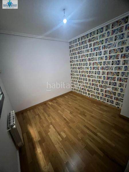 Foto 25bfb7e2-081c-4e03-9761-3b89afec0f3e. Pis amb calefacció aparcament a San Antonio Abad Albacete