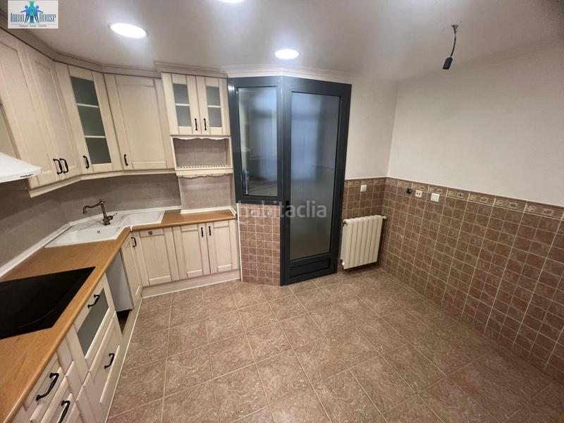 Foto ae10feab-b319-4131-80f2-a9976d600adb. Pis amb calefacció aparcament a San Antonio Abad Albacete