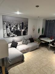 Location Appartement à Industria. Casa baja  en alquiler industria