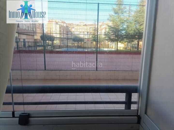 Foto 68fdb969-3ba6-4b42-8fb5-a1af05f54312. Planta baixa amb calefacció aparcament piscina a Albacete