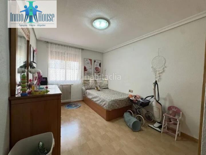 Foto 7f15eb78-2746-4462-b736-d49ac1a0a4d5. Pis amb calefacció aparcament a Carretas - Pajarita Albacete