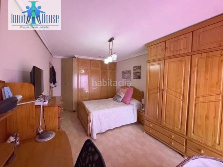 Foto 8c0443c2-f0ce-452c-bf5a-e99ae75b24e0. Pis amb calefacció aparcament a Carretas - Pajarita Albacete