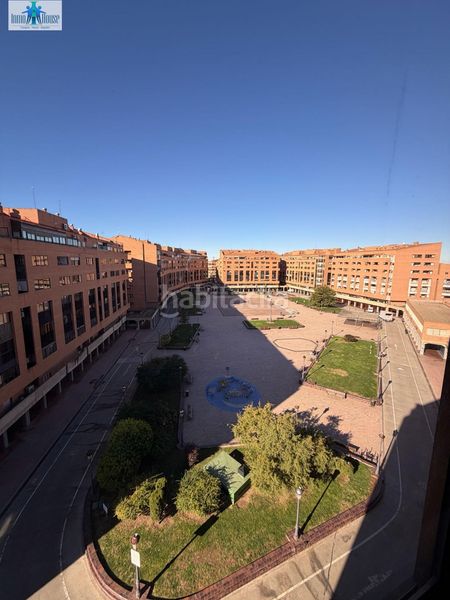 Foto 2d2d23b8-cce0-4608-8b26-96e13bedd568. Pis amb aparcament a Centro Albacete