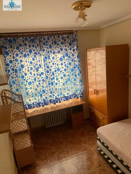 Foto 62a09352-e757-4d43-b009-f3f5c9c94573. Pis amb aparcament a Feria Albacete