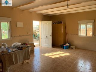 Masia a Chinchilla de Monte - Aragón. Inmohouse vende terreno rústico con vivienda.