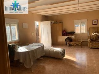 Masia a Chinchilla de Monte - Aragón. Inmohouse vende terreno rústico con vivienda.
