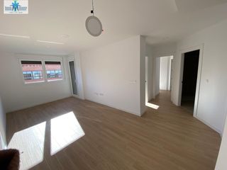 Affitto Piccolo appartamento in La Milagrosa. Alquiler de piso en zona carretas