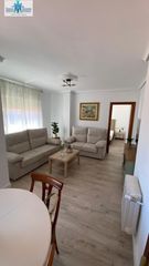 Rent Flat in Ensanche - Franciscanos. Inmohouse alquila piso de 4 habitaciones recien reformado