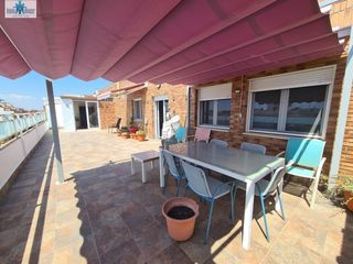 Penthouse in El Pilar. Se vende atico . semiuevo  circunvalacion