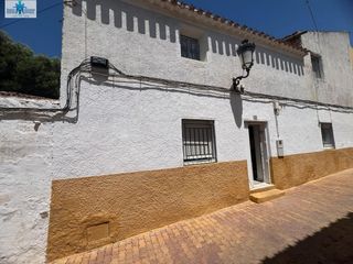 Casa in Alcadozo. Se vende terreno con dos casas  alcadozo