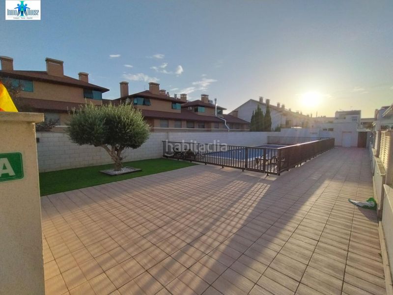 Foto 313d90a3-f266-4459-acf1-3c8e96049369. Casa adossada amb calefacció aparcament piscina a Albacete