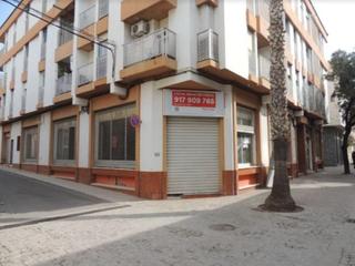 Local Comercial  Mercat central. Venta de local comercial frente a la plaza del mercado de almena