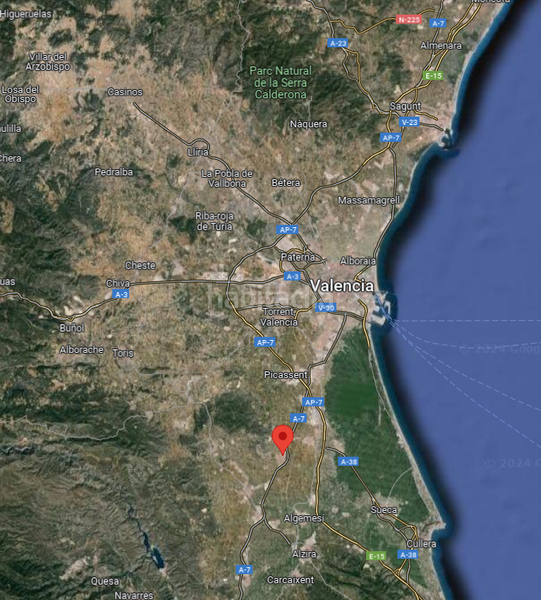 Foto 3f0a1a4e-c52c-4cc6-86d6-45d932b7a513. Aparcament cotxe a Alginet