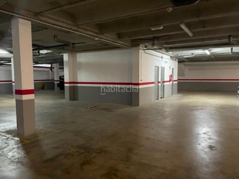 Foto f819ab2f-e1dd-4211-8771-7f359b056fd7. Aparcament cotxe a Alginet