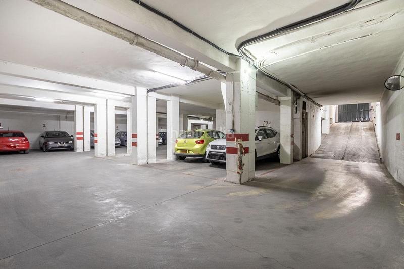 Foto b39ce688-0cc7-4ae7-9254-6c12656c428f. Parking voiture dans calle cristo de medinaceli 6 dans Granada