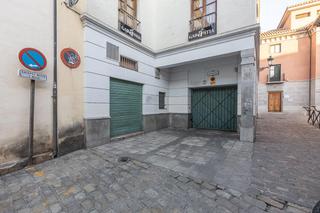 Aparcament cotxe a Placeta de tovar 4. Garaje junto al ayuntamiento granada