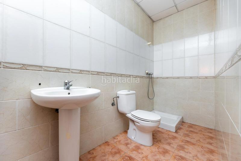 Foto b467b79e-ccc9-4597-83fa-8389c88c0fb1. Business premise in calle loja 187 in Peligros