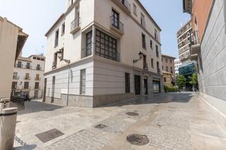 Aparcament cotxe a Placeta de tovar 4. Se vende plaza de aparcamiento en granada zona ganivet