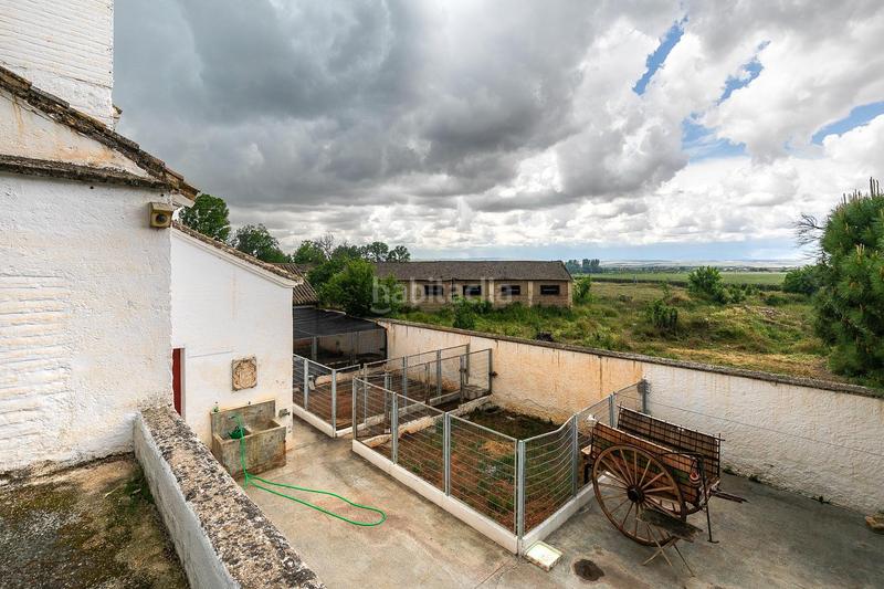 Foto 1c5080d6-be4a-4637-9179-f3a70b92addf. Chalet en calle puente virgen 2 se vende cortijo zona alitaje en Pinos Puente