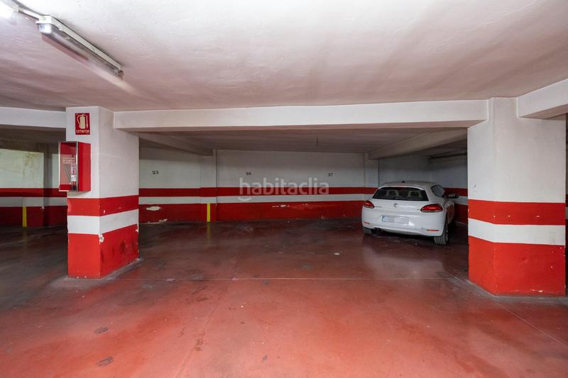 Foto 173c94de-d90a-4fa5-bad1-35a05a4e881e. Posto auto in calle pedro antonio de alarcón 65 in Granada