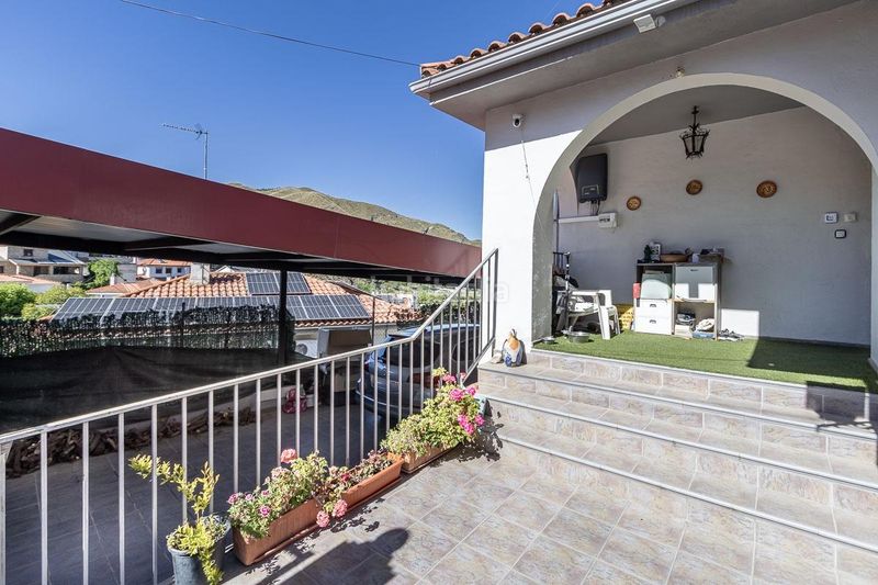 Foto 8818e497-2b57-4acc-8413-406e42682a34. House in calle peru 9 in Pinos Genil