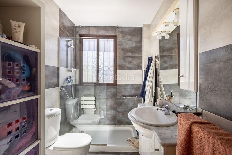 Foto e3b109be-2474-4a5e-8f35-d12a28cec049. House in calle peru 9 in Pinos Genil