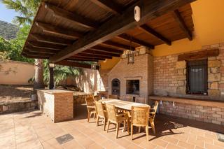 Casa a Avenida de colomera 1. Se vende espectacular finca a 25¨ de granada. un sueño hecho rea