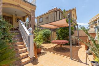 Xalet a Calle cañada del tesorillo 10. Se vende precioso chalet en atarfe en zona instituto ilíberis