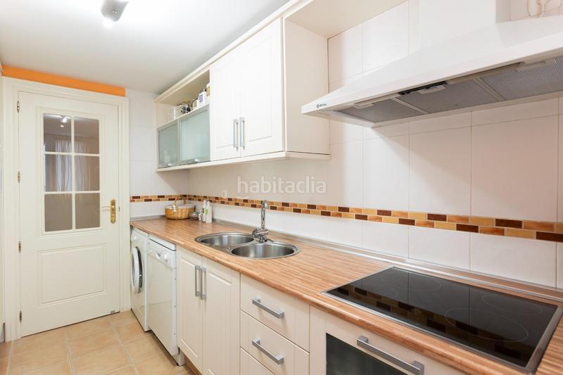 Foto d4de3ddb-c4ae-4b9d-86f4-2759774030b7. Piso en calle rector salvador vila hernández 4 se vende piso en playa granada - en Motril
