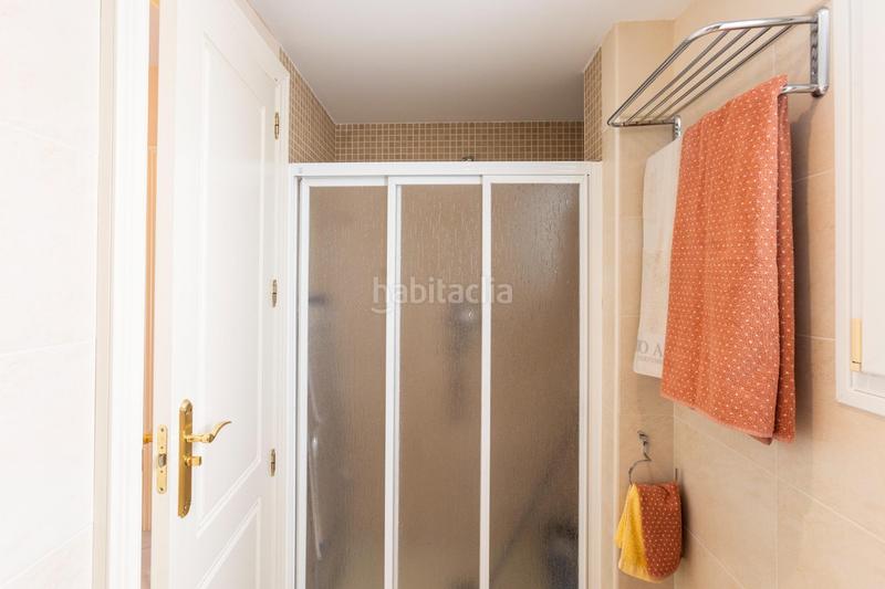 Foto e75b8326-ef7e-4f4b-a936-a26aa621fa5f. Piso en calle rector salvador vila hernández 4 se vende piso en playa granada - en Motril