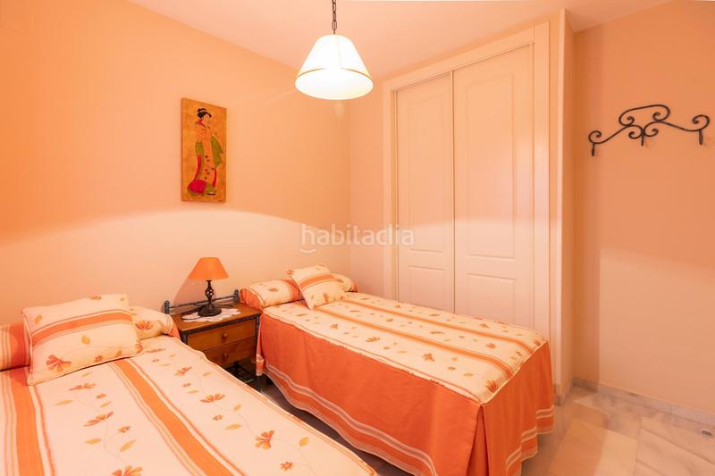 Foto ebde6305-d965-4878-a2ec-39fdf236f393. Piso en calle rector salvador vila hernández 4 se vende piso en playa granada - en Motril