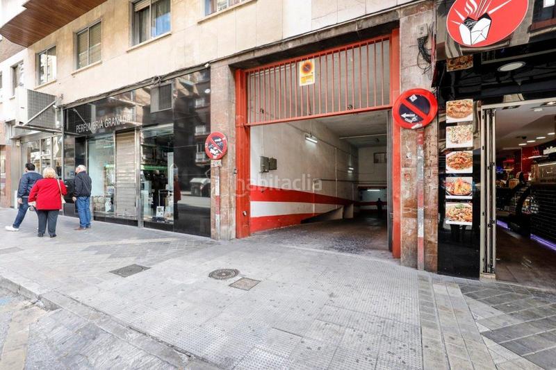 Foto 7b7cafcc-8b97-450f-947e-eb472faf40a9. Posto auto in calle emperatriz eugenia 5 in Camino de Ronda Granada