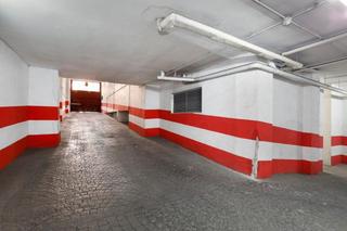 Parking coche en Calle emperatriz eugenia 5. Se vende plaza de garage en calle emperatriz eugenia entre calle