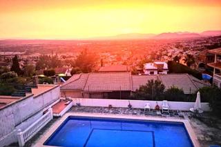 Xalet a Calle emilio aragon 12. Se vende espectacular chalet con piscina en colinas bermejas, mo