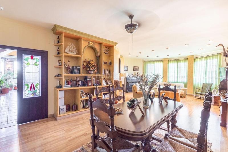 Foto dbdcdde6-f77c-4227-beca-95bb1744d66e. Chalet en calle almendros 15 se vende espectacular chalet _granada en Iznalloz