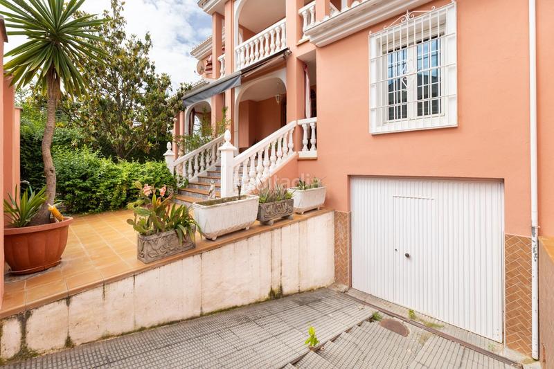 Foto 203c8150-2849-41ba-85cc-e229950846d3. Casa en calle profesor tierno galván 17 se vende unifamiliar en Santa Fe