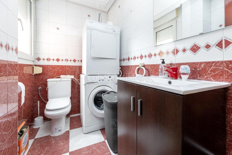 Foto 53a177be-30df-41fa-a47c-0b1a5a698f74. Casa en calle profesor tierno galván 17 se vende unifamiliar en Santa Fe