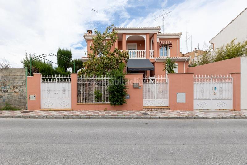 Foto 9b7810f5-1f70-43f2-aa01-6ceb12a2ce69. Casa en calle profesor tierno galván 17 se vende unifamiliar en Santa Fe