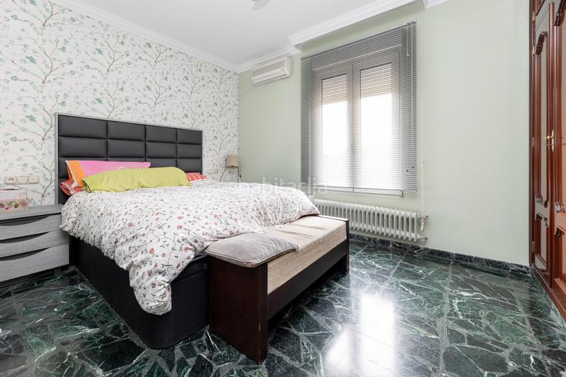 Foto f2ae0e6f-1015-40b8-b015-cb5d7403ff25. Casa en calle profesor tierno galván 17 se vende unifamiliar en Santa Fe