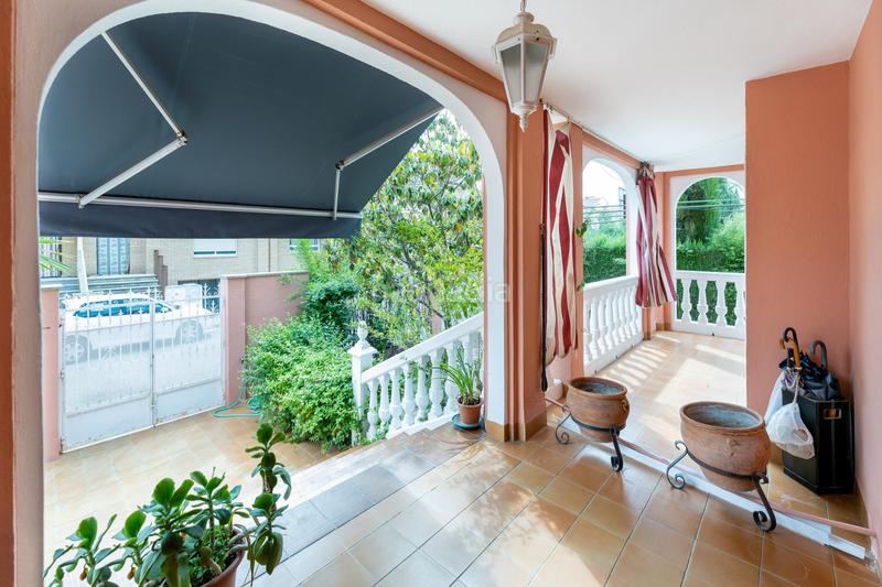 Foto fd5fb79a-fabe-43b5-8997-3c7d5d20ebe4. Casa en calle profesor tierno galván 17 se vende unifamiliar en Santa Fe