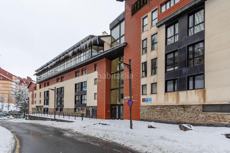 Foto dec5c5d9-61ed-47a6-b315-c64281de0216. Apartamento en plaza pradollano s/n se vende apartamento en edificio monte gorbea! en Sierra Nevada